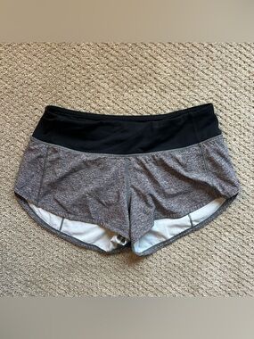 Lululemon Black And Grey Speed Up Shorts 2.5 Inseam Size: 2